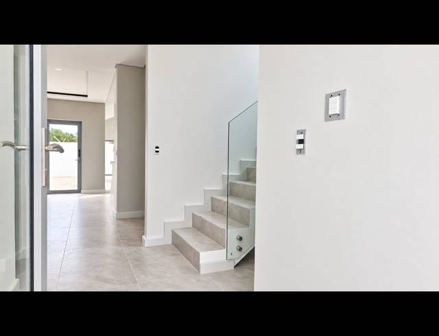 4 BEDROOM FREESTANDING FOR SALE IN SANDOWN
